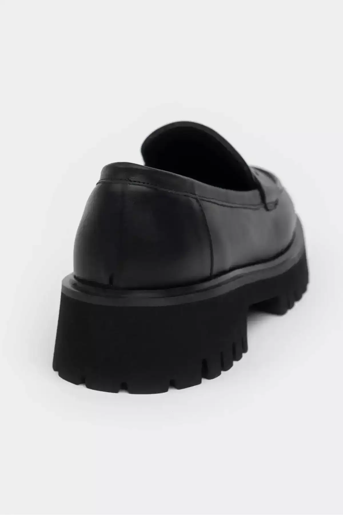 پیتن کفش لَوَفِر زنانه چرم طبیعی با پاشنه ضخیم رنگ مشکی برند NİŞANTAŞI SHOES - 762997480