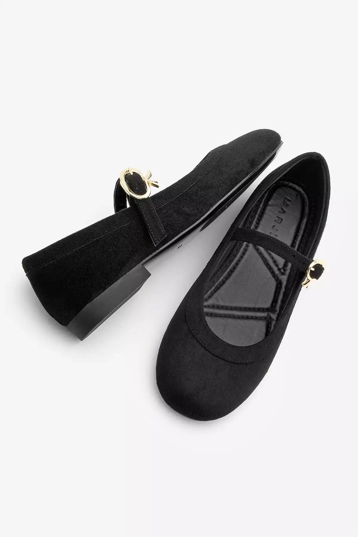 کفش راحتی زنانه ملادی با بند مشکی جیر برند Marjin - 981735281