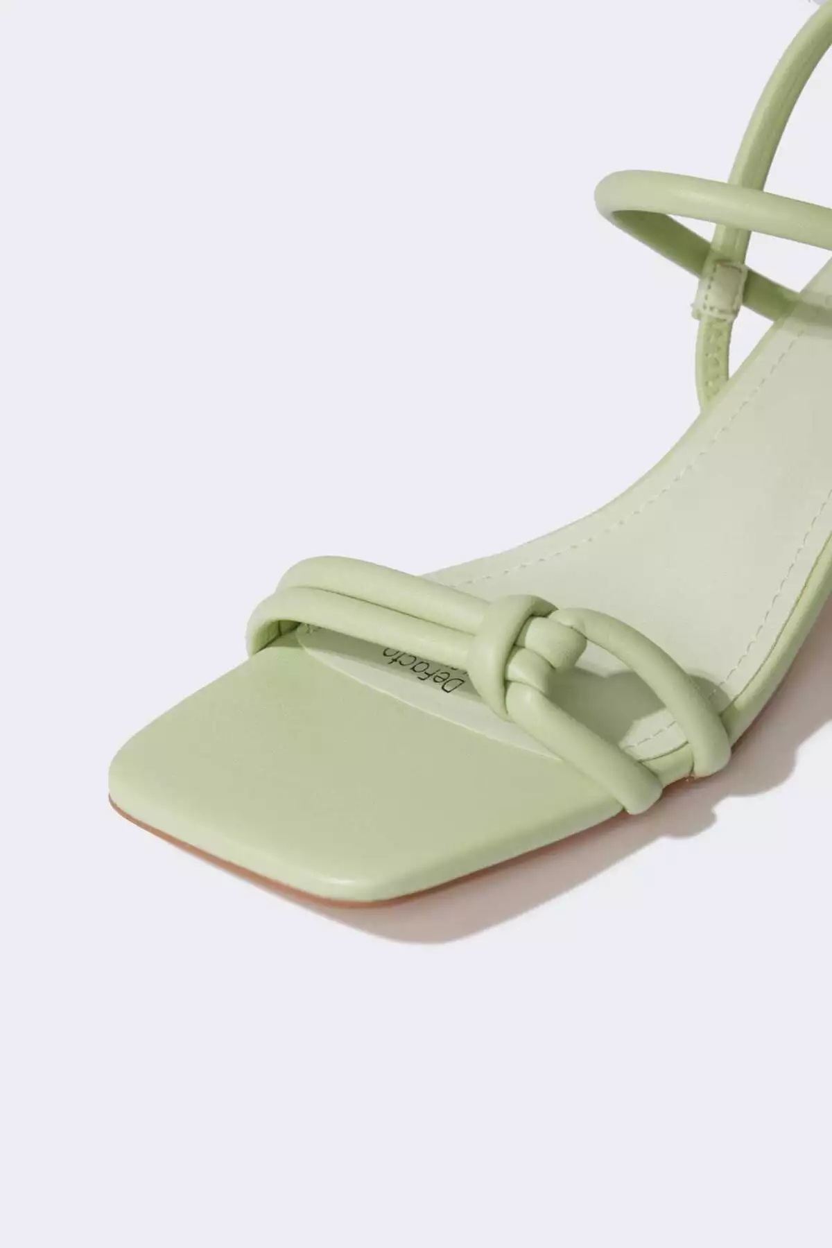 صندل پاشنه بلند زنانه با کفی بلند از چرم مصنوعی مدل E2524AX25SM برند Defacto - 922279682