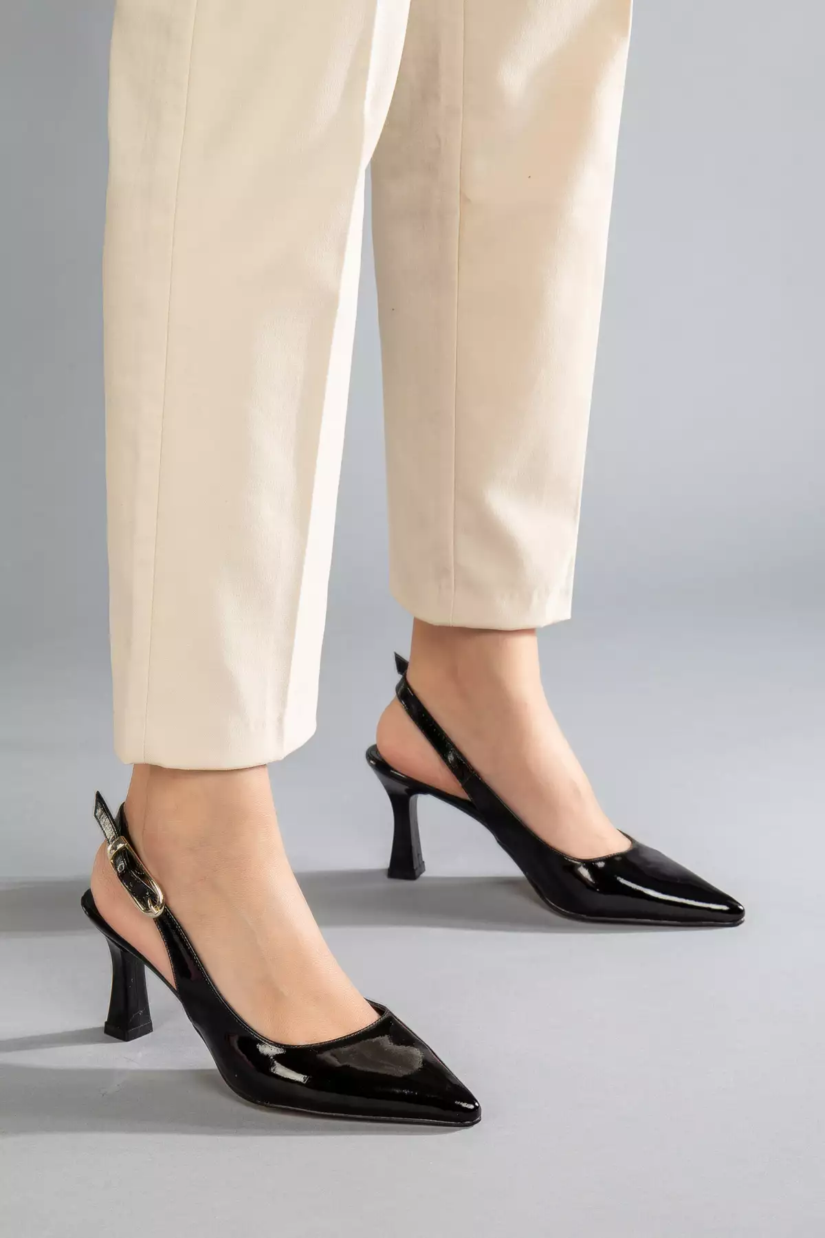 کفش پاشنهبلند مشکی زنانه با رویه براق برند camaiore - 887076690