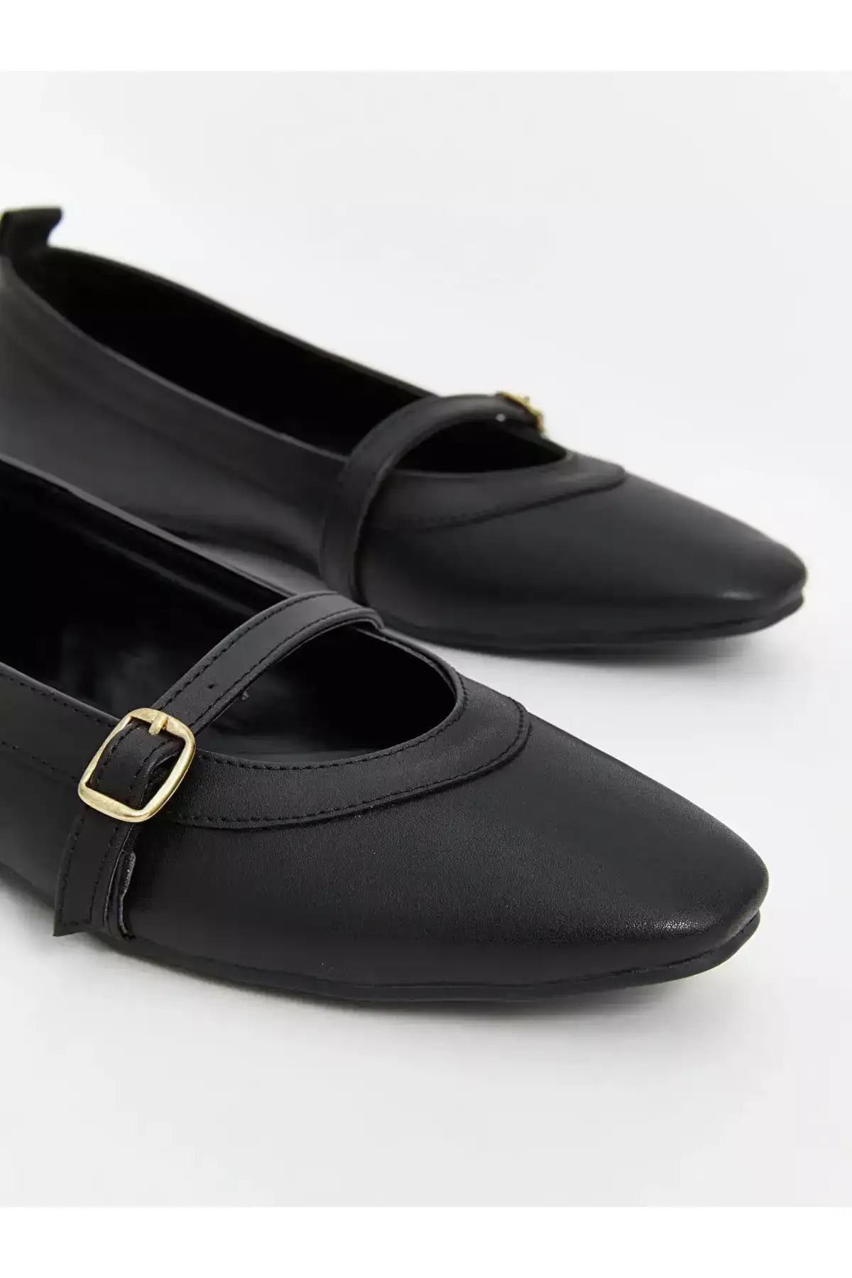 کفش راحتی زنانه LCW STEPS با رویه چرم به رنگ بژ برند LC Waikiki - 920100500