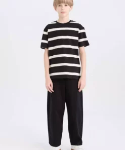 تی‌شرت کوتاه آستین با یقه دوچرخه‌ای برای پسران با طراحی راه‌راه D7863A825SM برند Defacto - 896412142