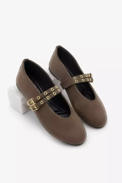 بابت زنانه دو بند با زیپ روزمره در سبک کفش تخت قهوه‌ای سوئیدی برند Marjin - 978440528