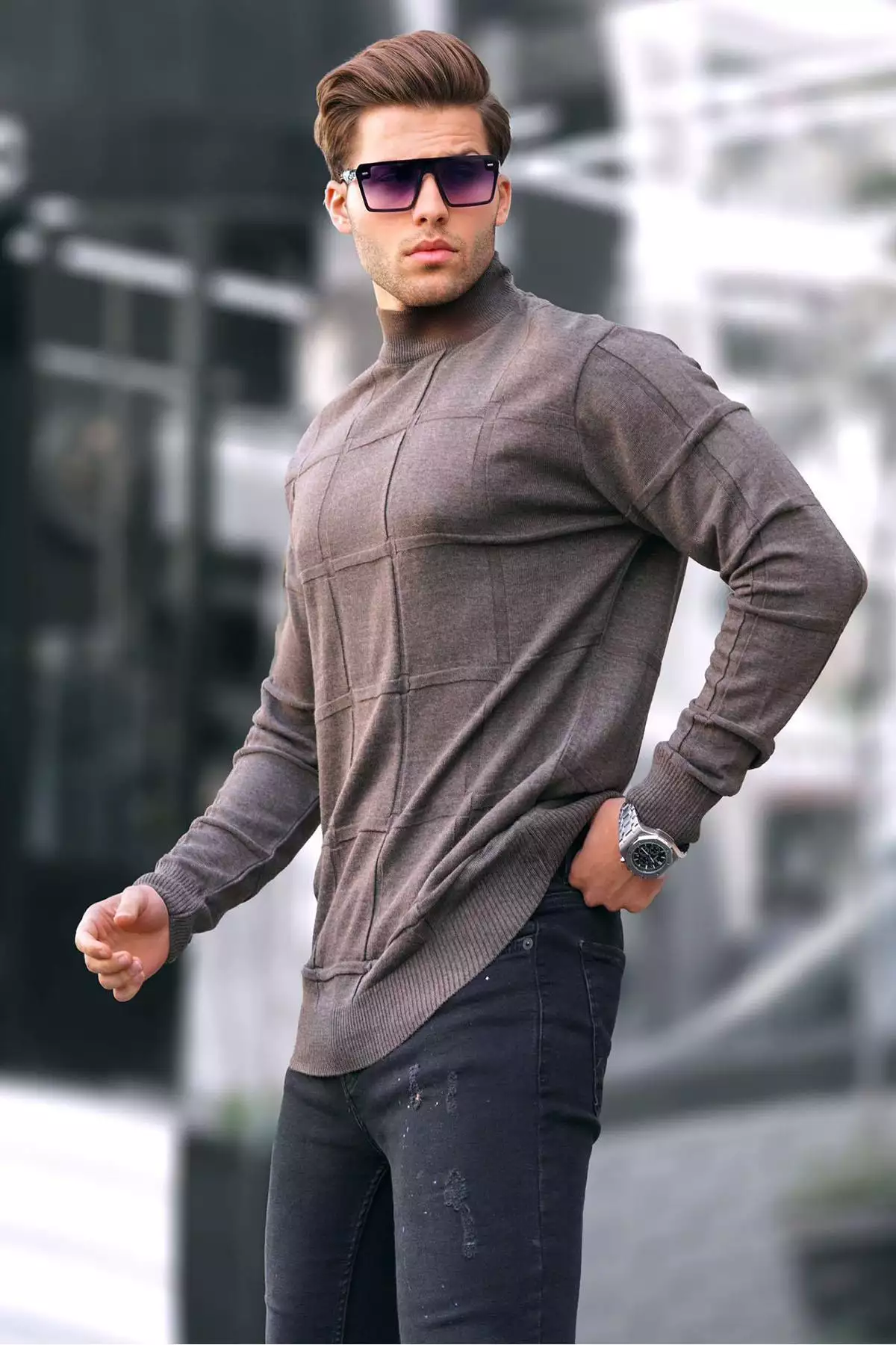 کالا فقرا به رنگ قهوهای، با یقه ماهیگیر و بافت است. شماره مدل: 5784 برند Madmext - 774243573