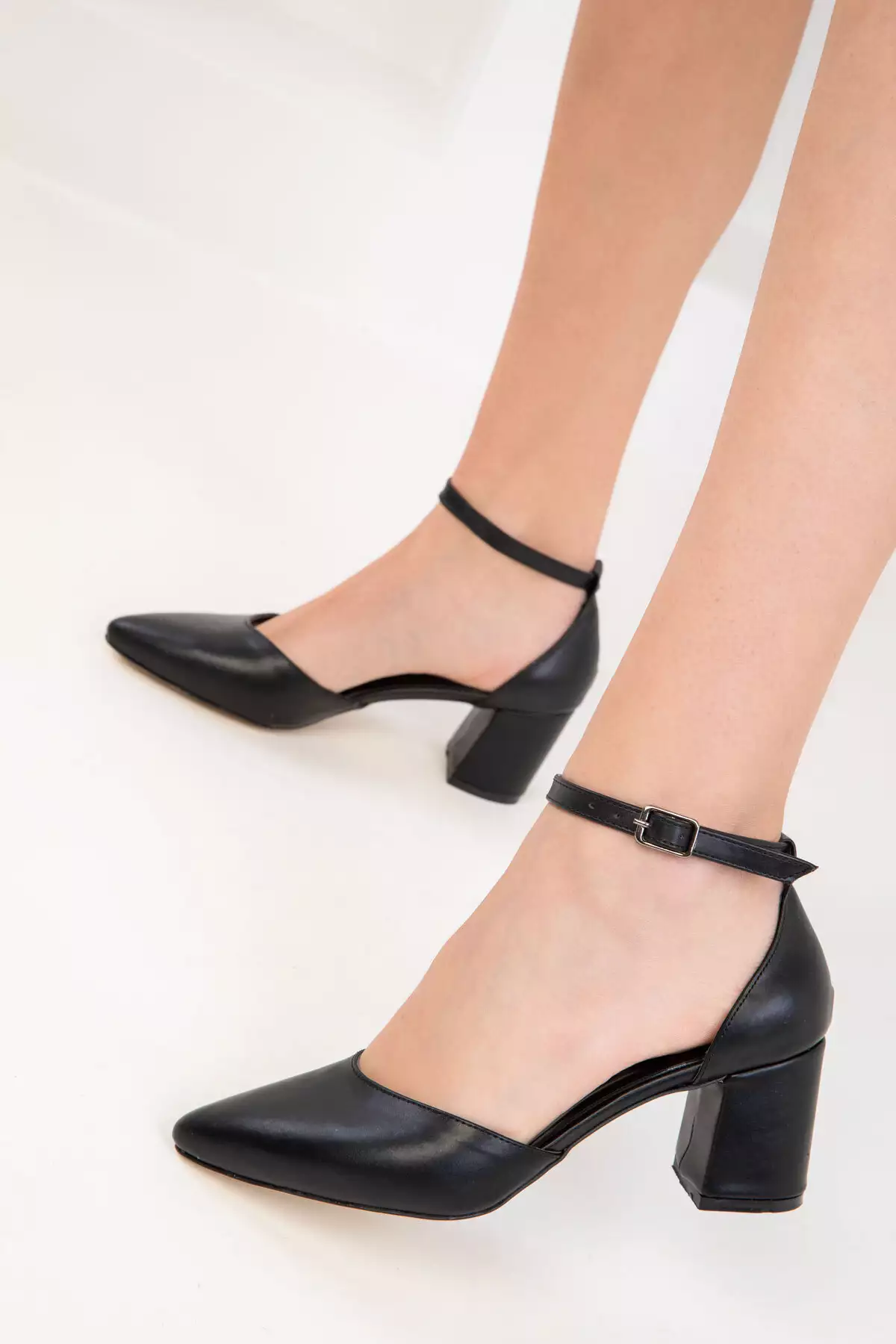 کفش پاشنه بلند کلاسیک زنانه مشکی 16823 برند SOHO - 203819427