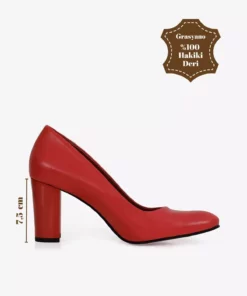 کفش پاشنه بلندی با کفی راحتی از چرم طبیعی قرمز ساده، با ارتفاع 7.5 سانتیمتر و پاشنه ضخیم غیرقابل شکستن. برند Grasyano - 761851616