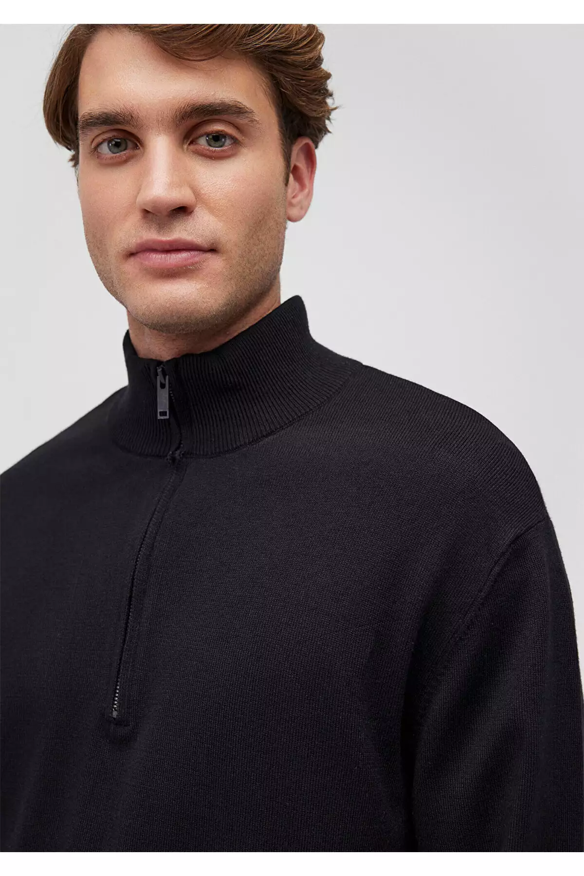 ژاکت مشکی یقه ایستاده با زیپ نیمه 0710256-900 مناسب با اندازه معمولی برند Mavi - 869800391