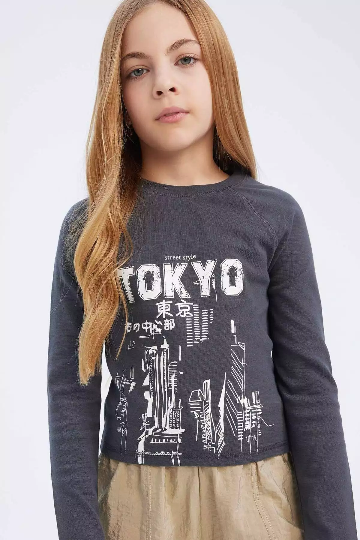 تیشرت آستین بلند کشباف با یقه دوچرخهای و طرح چاپی برای دختران بچه برند Defacto - 901885779