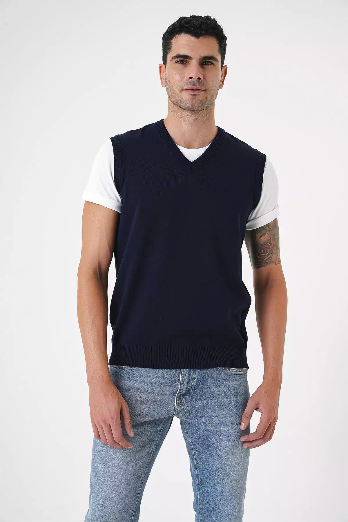 سویشرت با یقه V مردانه فیت معمولی رنگ سرمهای 25w2001 برند CHUBA - 865015237