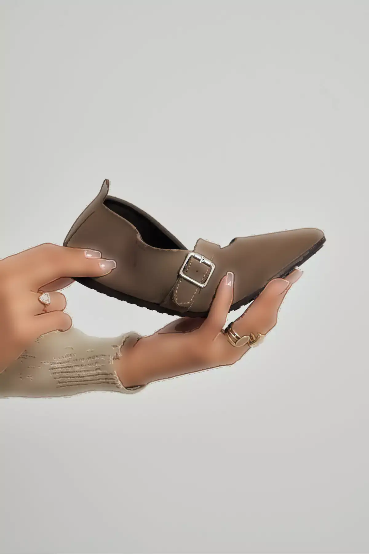 کفش باله زنانه با جزئیات قفل چرم طبیعی به رنگ کرم روشن برند NİŞANTAŞI SHOES - 988770978