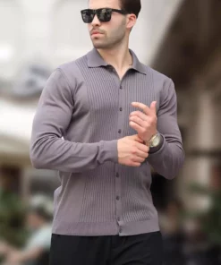 پولوشرت یقه دار طوسی تیره با جزئیات دکمه ای و طرح راه راه برای آقایان 7281 برند Madmext - 861705566