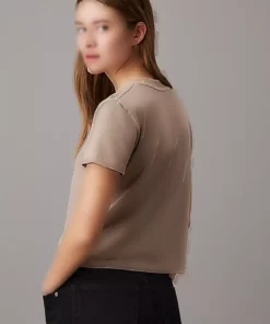 تی‌شرت کوتاه آستین‌دار زنانه طوسی برند Calvin Klein - 892793886