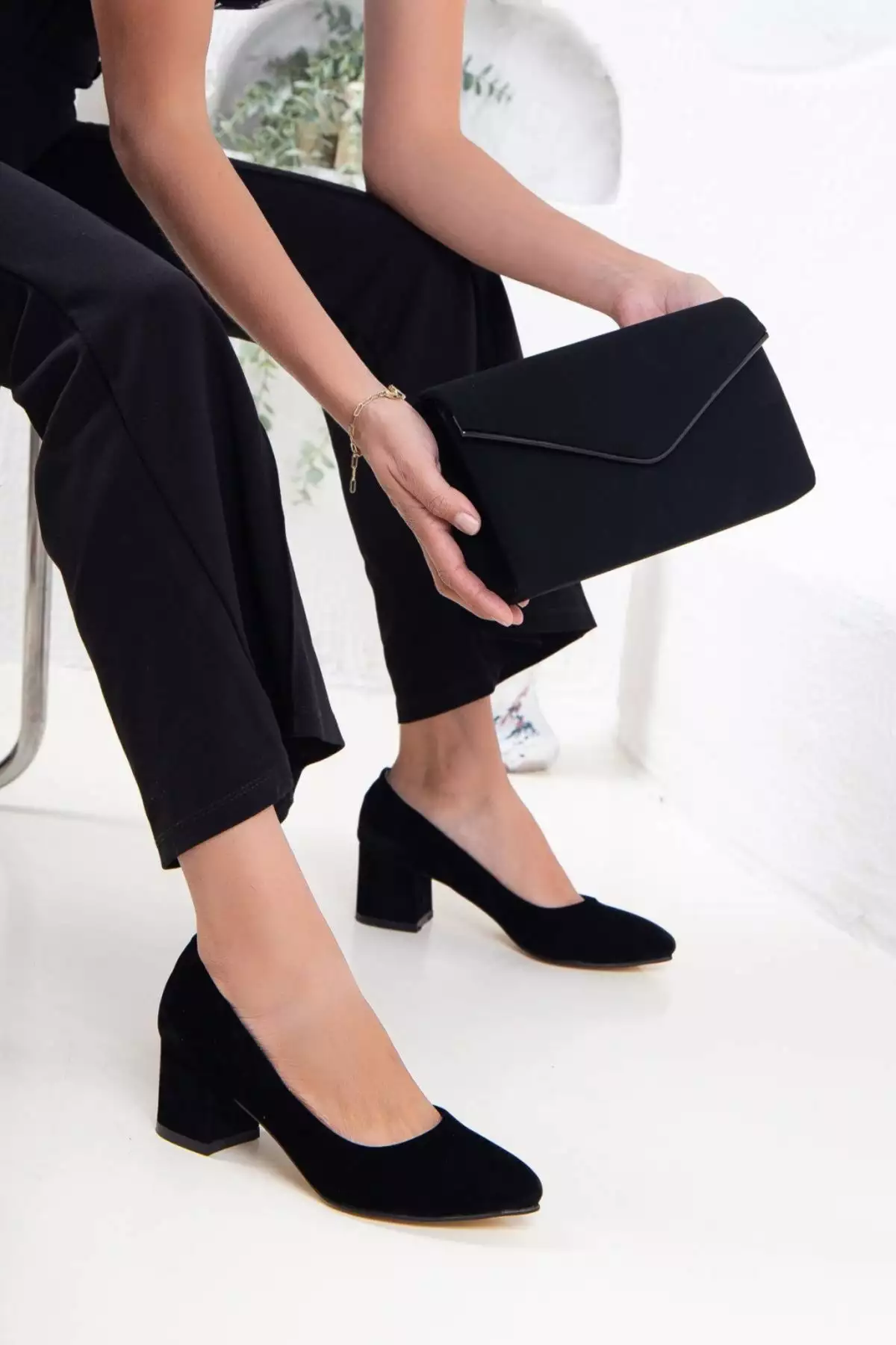 ست کیف و کفش زنانه با کفش پاشنه بلند 5 سانتیمتری چرم جیر مشکی برند La Vivien - 815857393