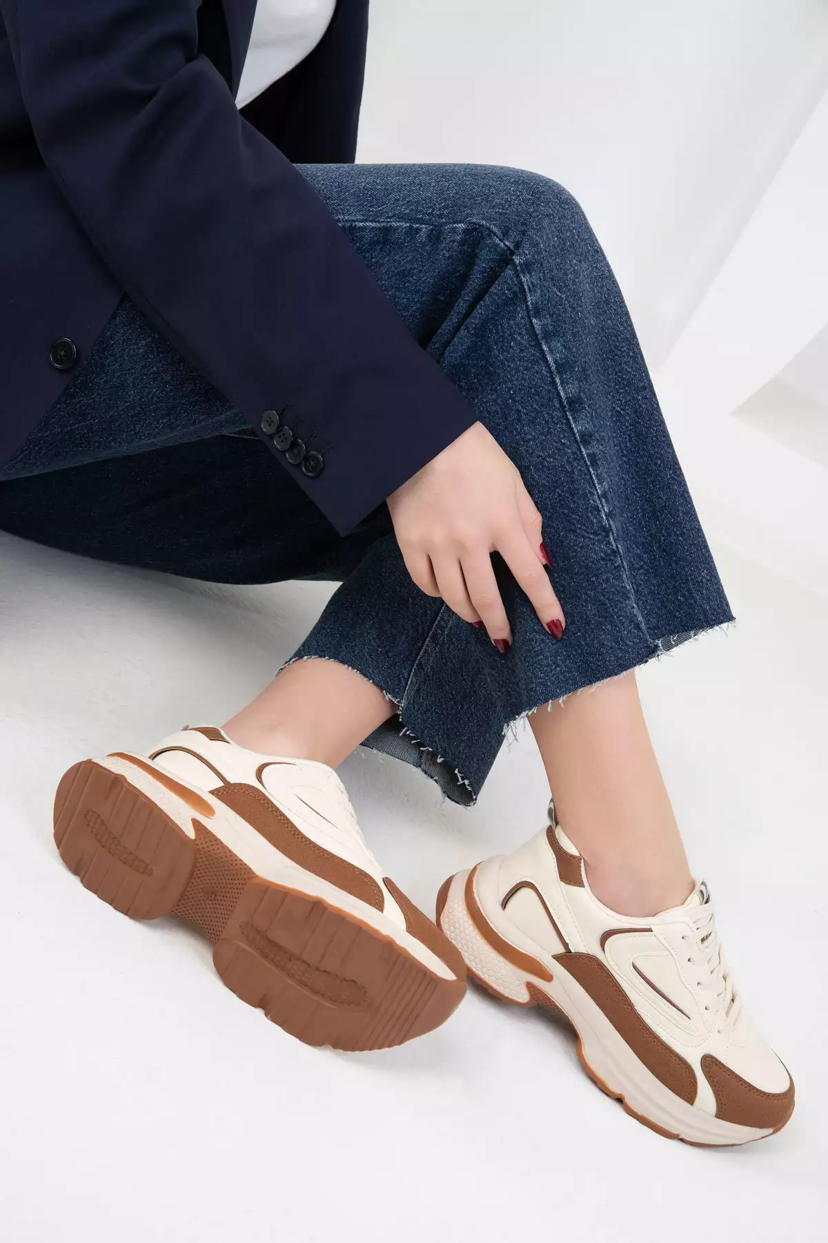 کفش ورزشی زنانه بیج تبا سی 18802 برند SOHO - 886457332