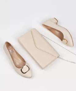 مدل کفش روزمره زنانه با پاشنه کوتاه و بند شیک به همراه کیف ست - رنگ بژ برند MFT AYAKKABI - 675131830