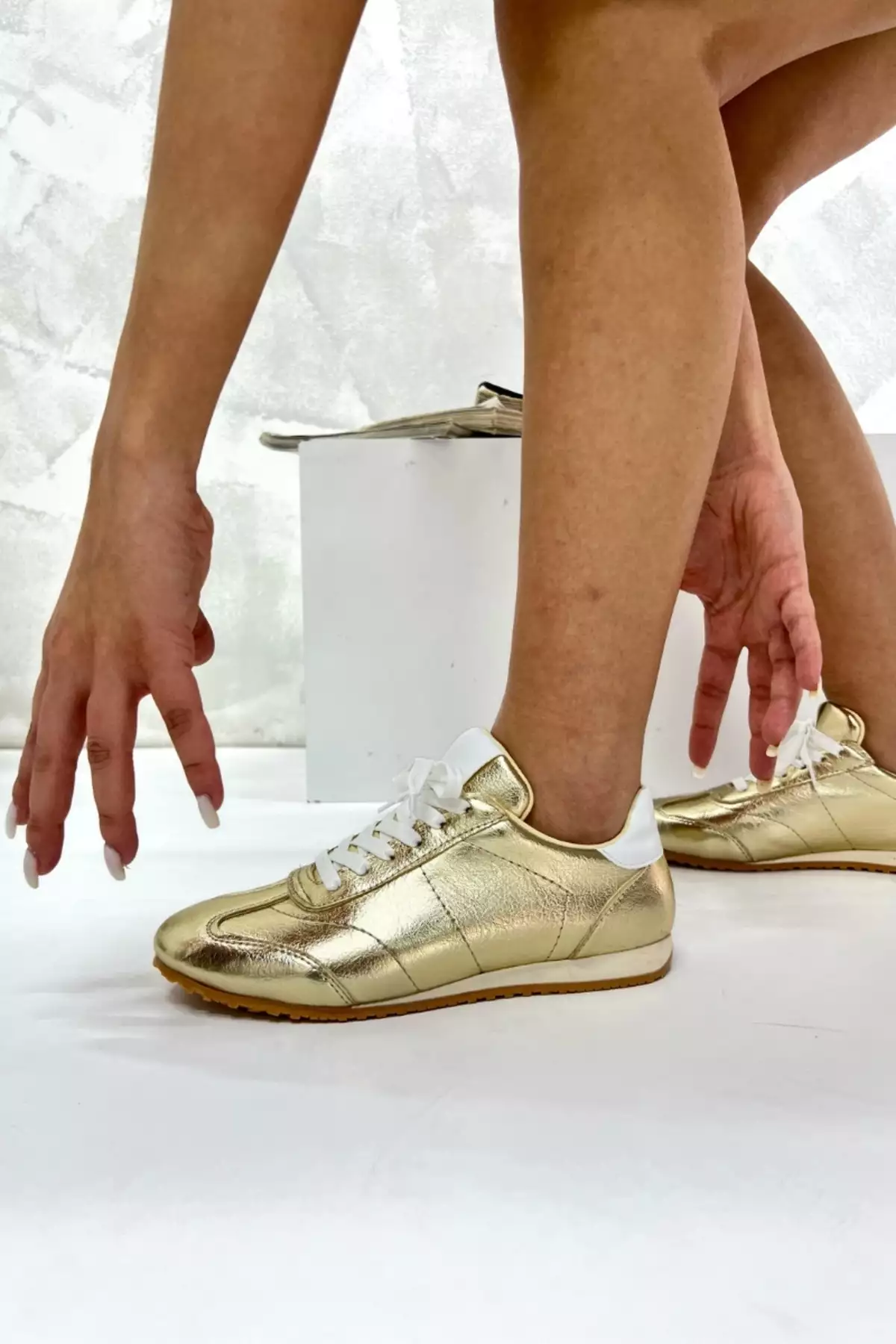 کفش ورزشی زنانه طلایی DS069 برند inizio - 922122997