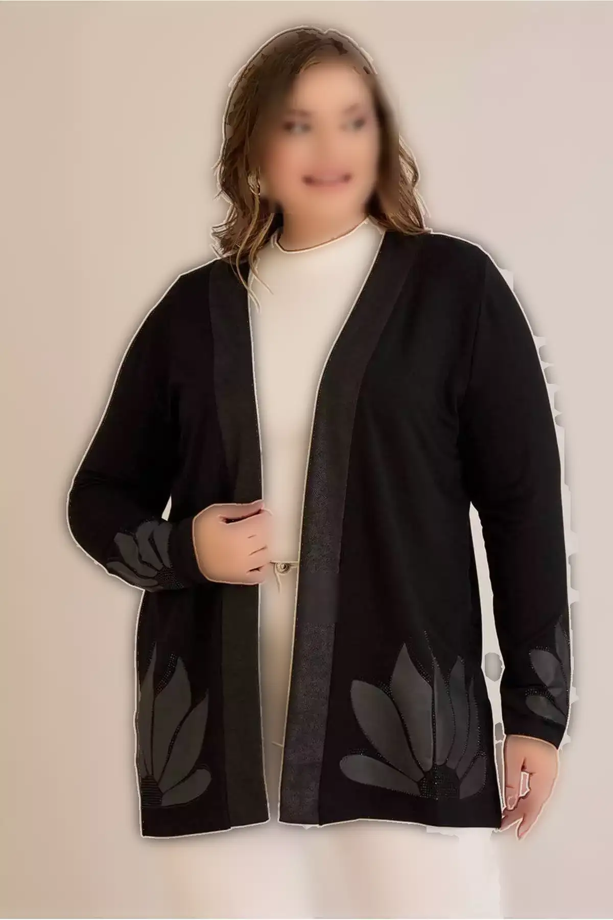 کاردی در ظاهر چرم با طرح لوتوس و جزئیات نوار، یقه بدون دکمه، یقه در جلو و یقه بلند با یقه کشی. برند FOR ESRA BIG TREND - 994500385