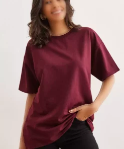 تی‌شرت اورسایز یکنواخت زنانه با طرح چاپی جلو و پشت به رنگ Bordeaux (بوردو) دو نخ TSH-19000696 برند Olalook - 892543532