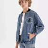 کاپشن جین بمبری با یقه کالج و زیپ، مناسب فصل، با جیب و طرح چاپی برای پسران کودک برند Defacto - 848422323
