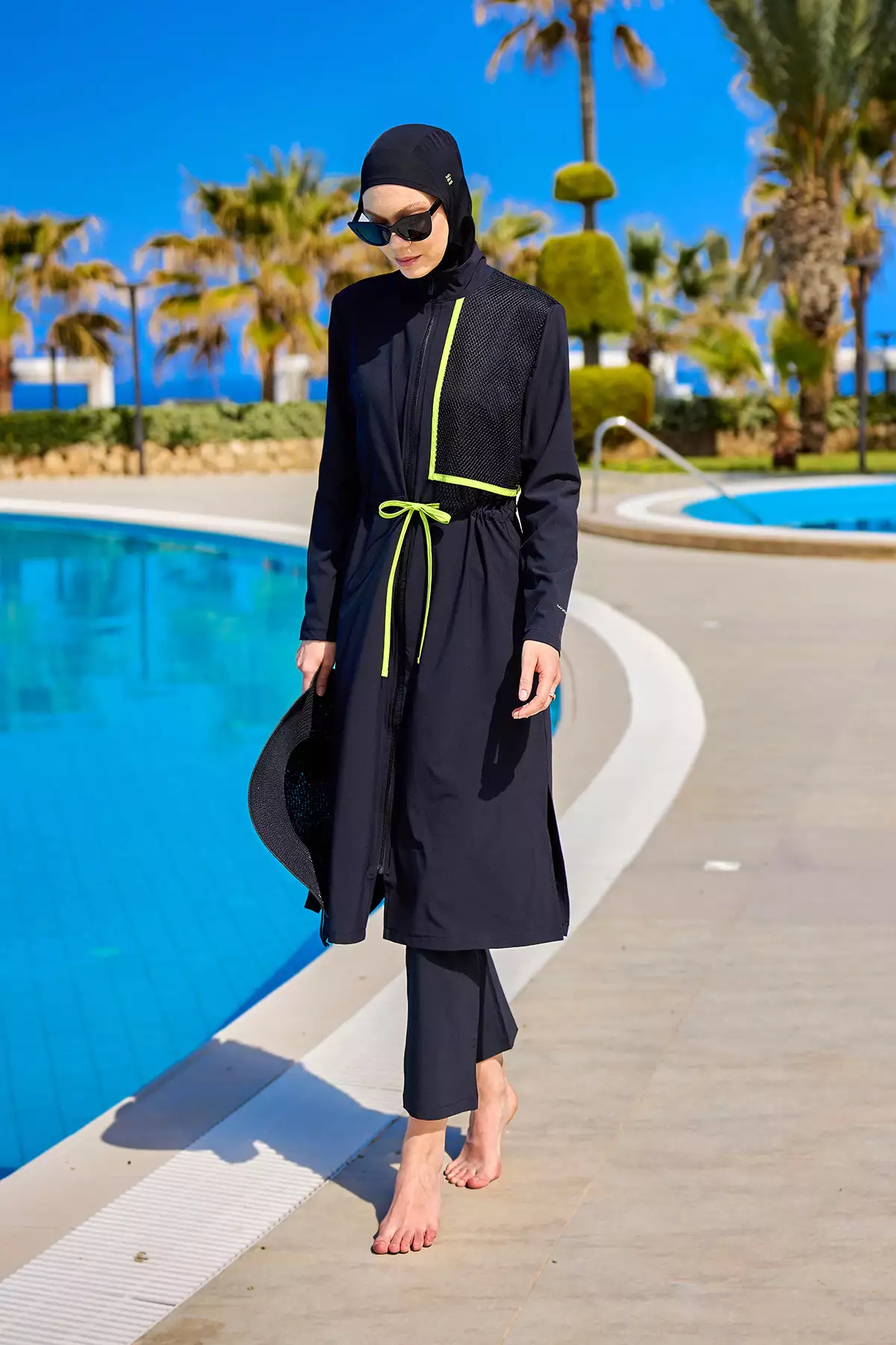 دریاچه پوشش کامل مشکی مایو با جزئیات توری و پنل جلویی جمعشدنی M2506-1 برند Marina - 939472434