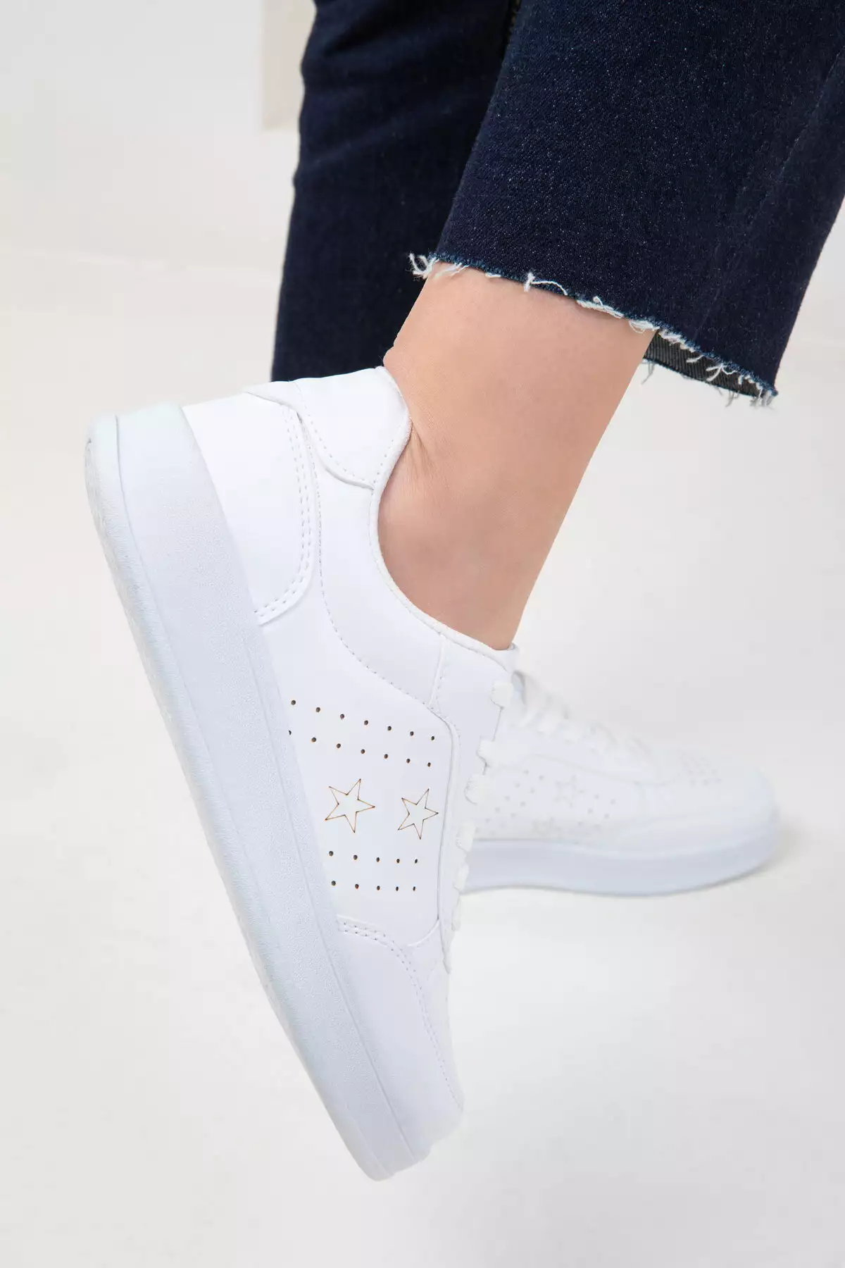 نیم بوت زنانه سفید 20157 برند SOHO - 885950335