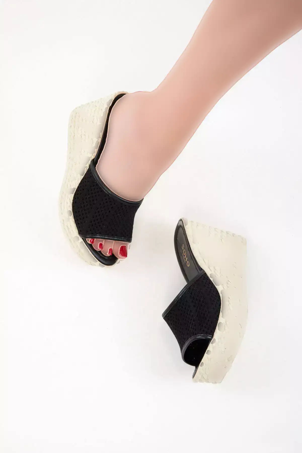 کفش پاشنه بلند پر شده زنانه سیاه ۲۰۶۵۸ برند SOHO - 937237853