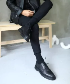 - کفش کلاسیک مردانه چرمی مشکی با بندهای دکوراتیو برند Serhat Özköroğlu - 381567055