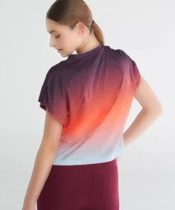 تی‌شرت کوتاه‌ آستین تِدِن برند hummel - 947129268