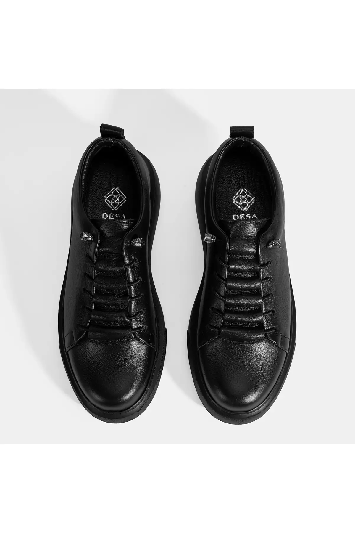 کفش ورزشی چرم مشکی با بند زنانه برند Desa - 982473891