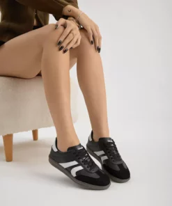 کفش ورزشی زنانه با بند و نوار کناری مشکی و سفید دارای زیره ترمو برند Tonny Black - 1031020958