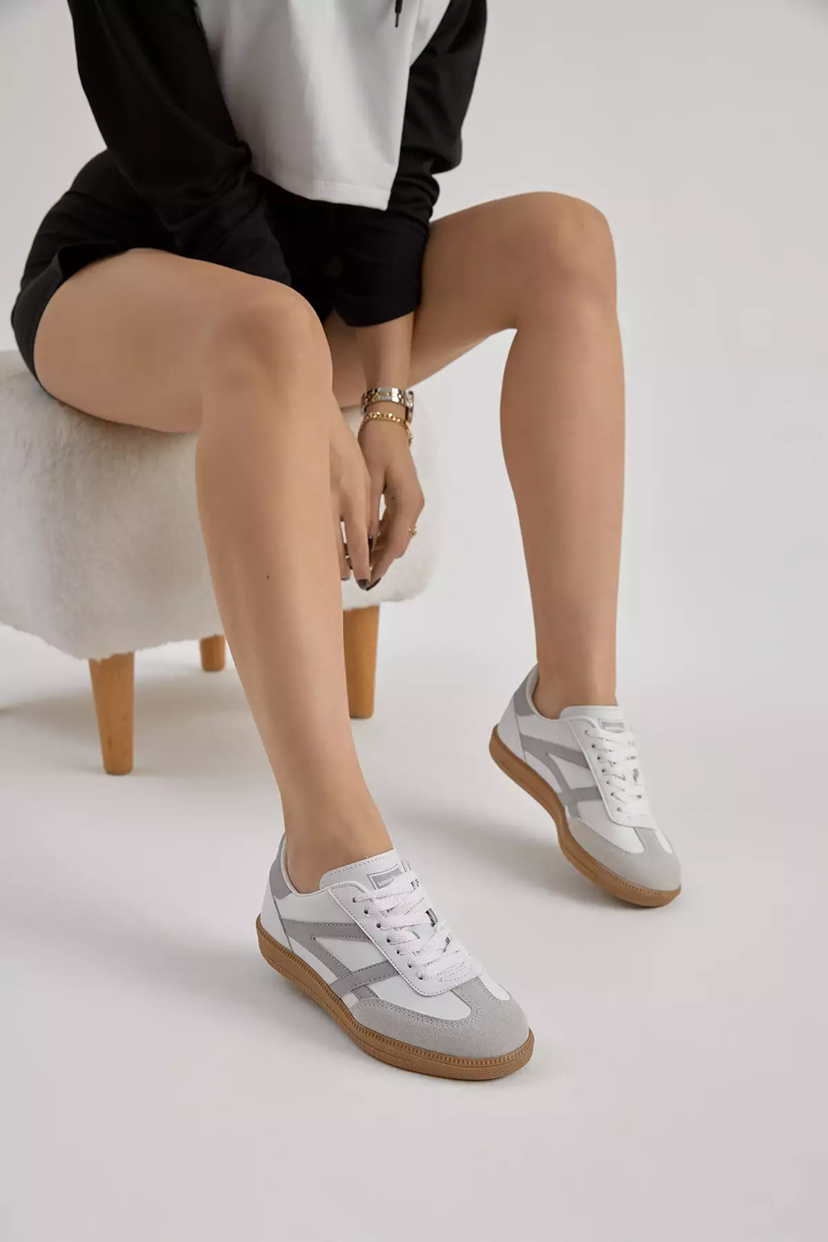 کفش ورزشی بنددار سفید و خاکستری با کفی ترمو و نوار کناری یونیسکس برند Tonny Black - 1031023881