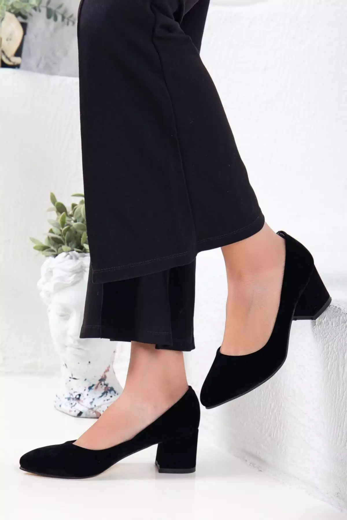 ست کیف و کفش زنانه با کفش پاشنه بلند 5 سانتیمتری چرم جیر مشکی برند La Vivien - 815857393