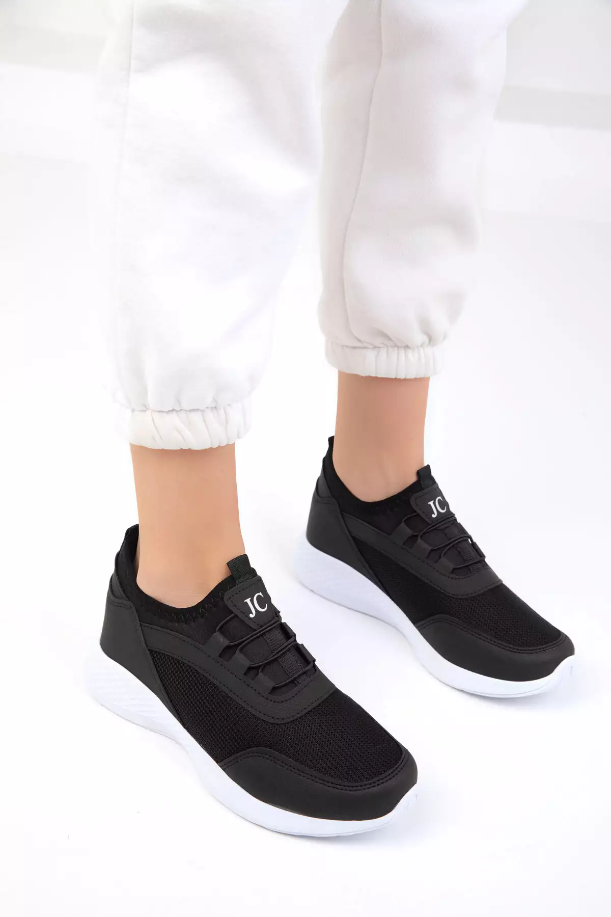 کفش ورزشی زنانه مشکی مدل 15226 برند SOHO - 46284494