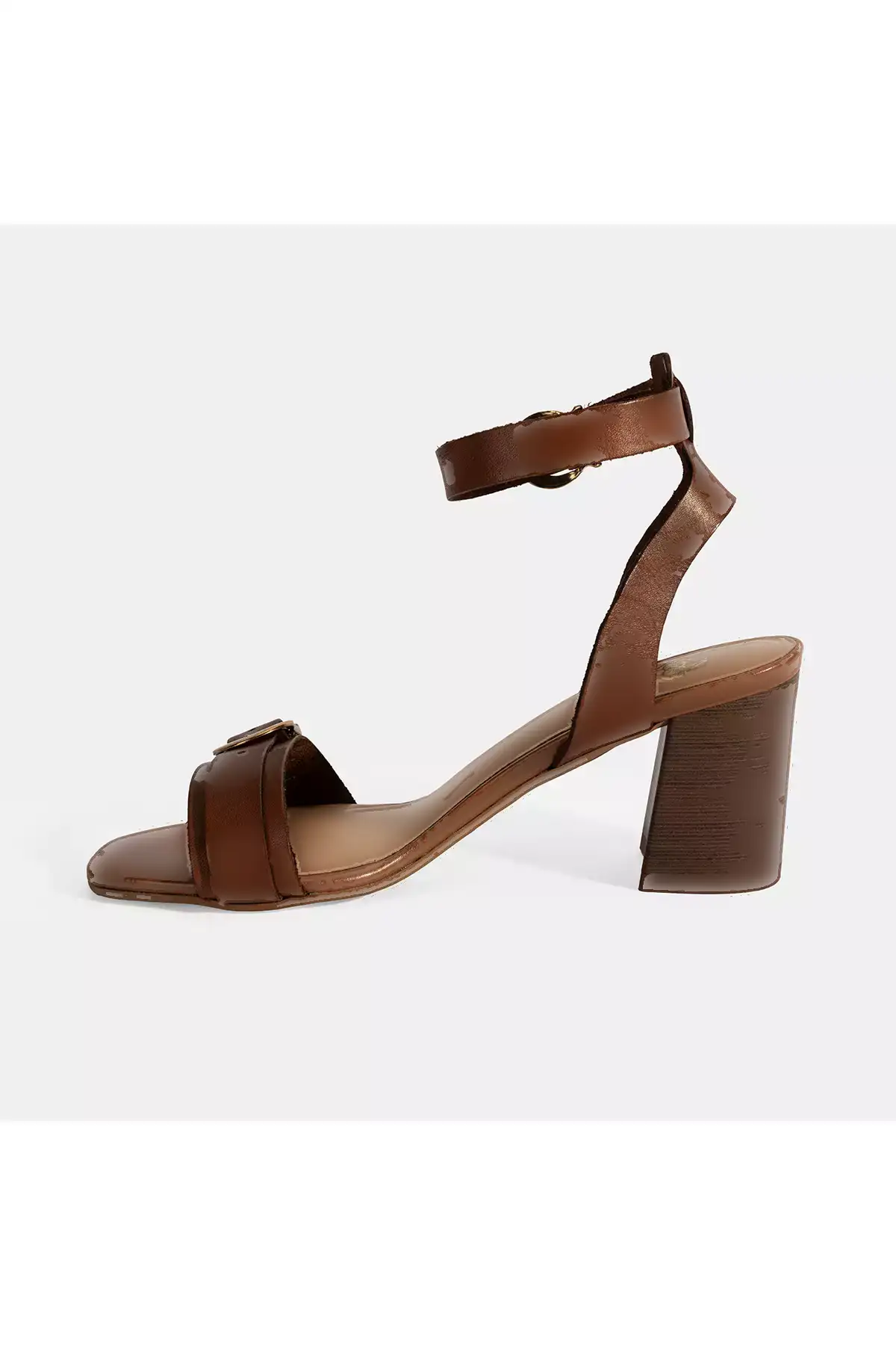 صندل پاشنهدار چرم با بند قابل تنظیم زنانه طوسی برند Desa - 944877899