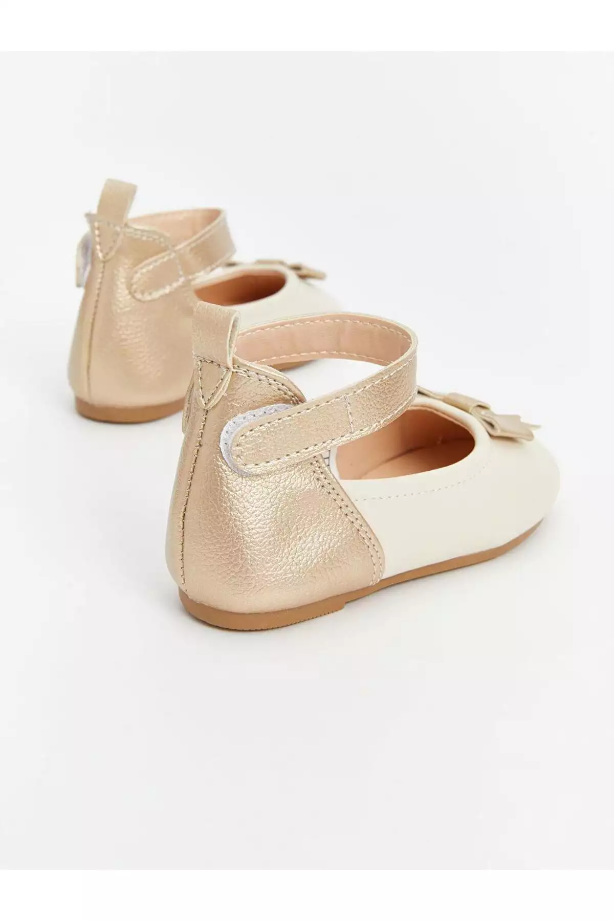 پاپوش دخترانه با شکل فانتزی پاپیونی (S5) برند LC Waikiki - 903596491