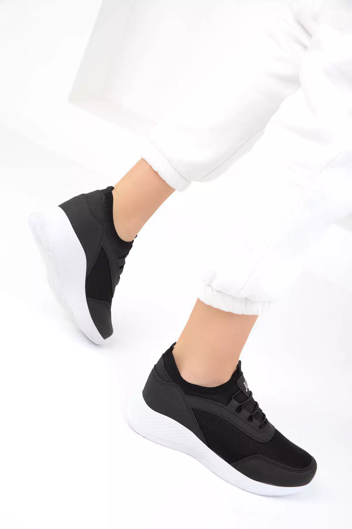 کفش ورزشی زنانه مشکی مدل 15226 برند SOHO - 46284494