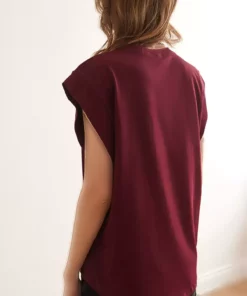 تیشرت زنانه یقه باز و آستین چاکدار رنگ بوردا مدل TSH-19000330 برند Olalook - 921280183