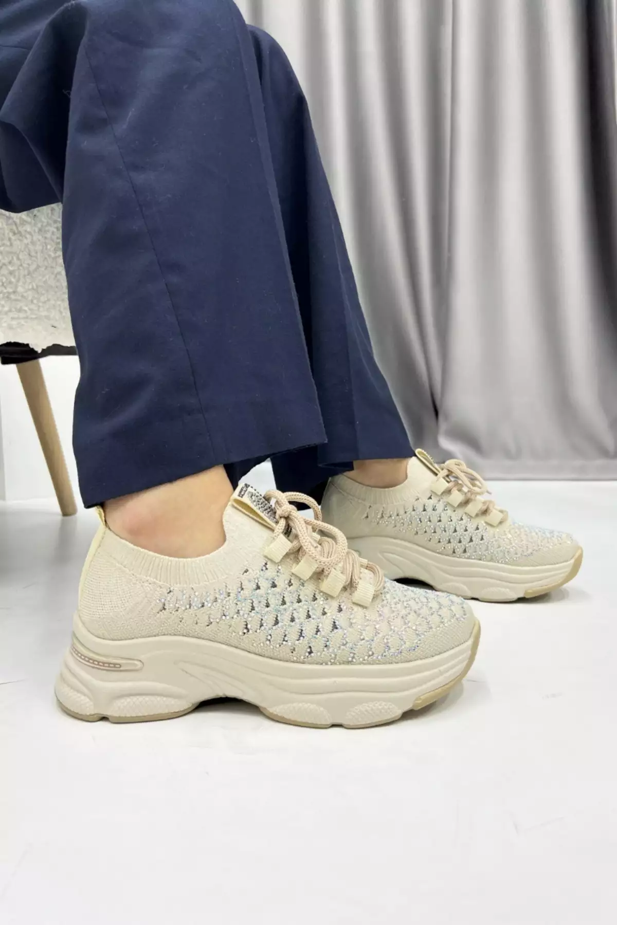 کتانی زنانه بافته شده به رنگ کرم GD4444 برند inizio - 898088268