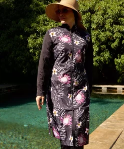 مایو تمام‌کامیلا مشکی با یقه ایستاده و طرح گل آفتابگردان برند Starinci Mayo - 706404660