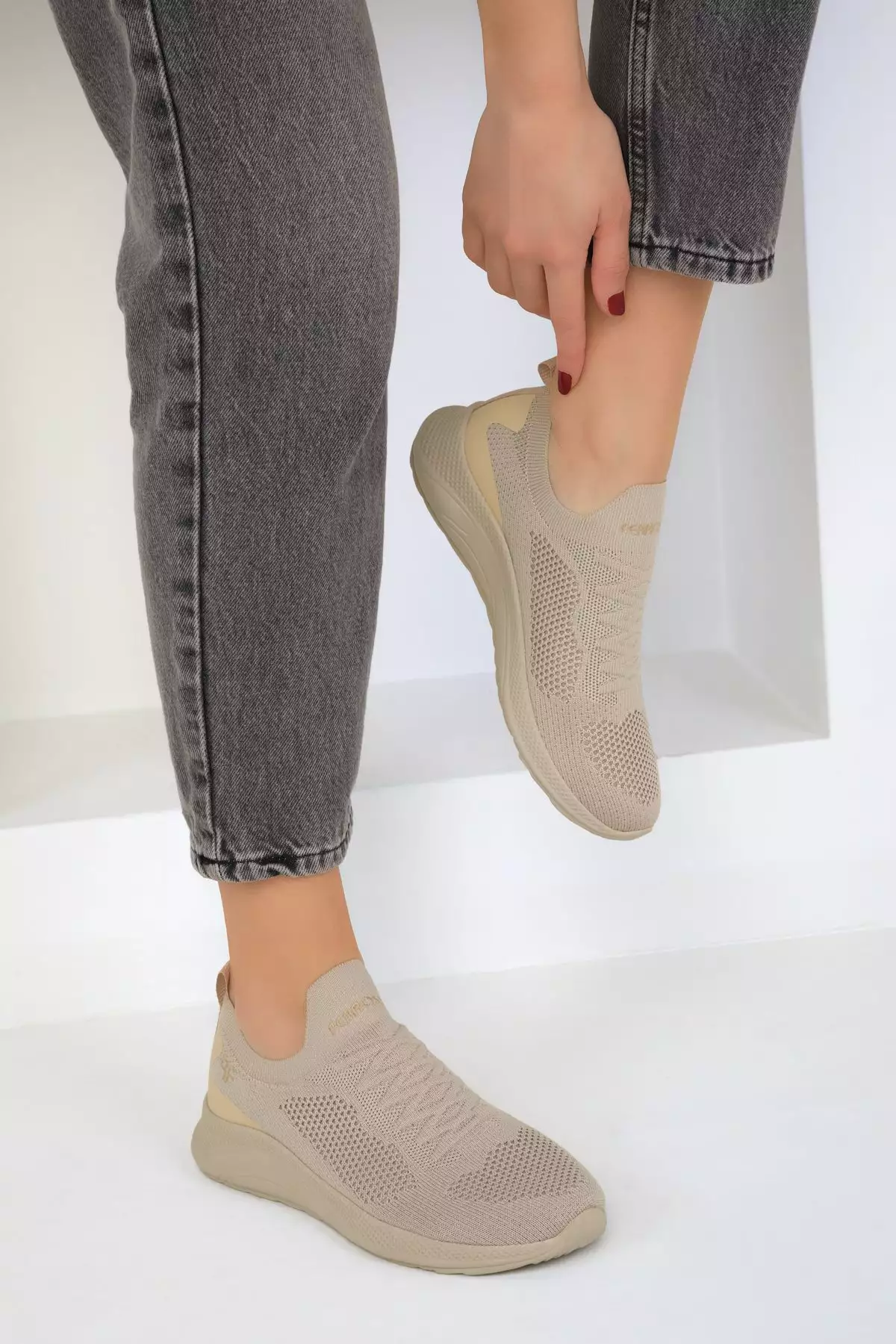 کفش ورزشی زنانه بژ 16979 برند SOHO - 303063498