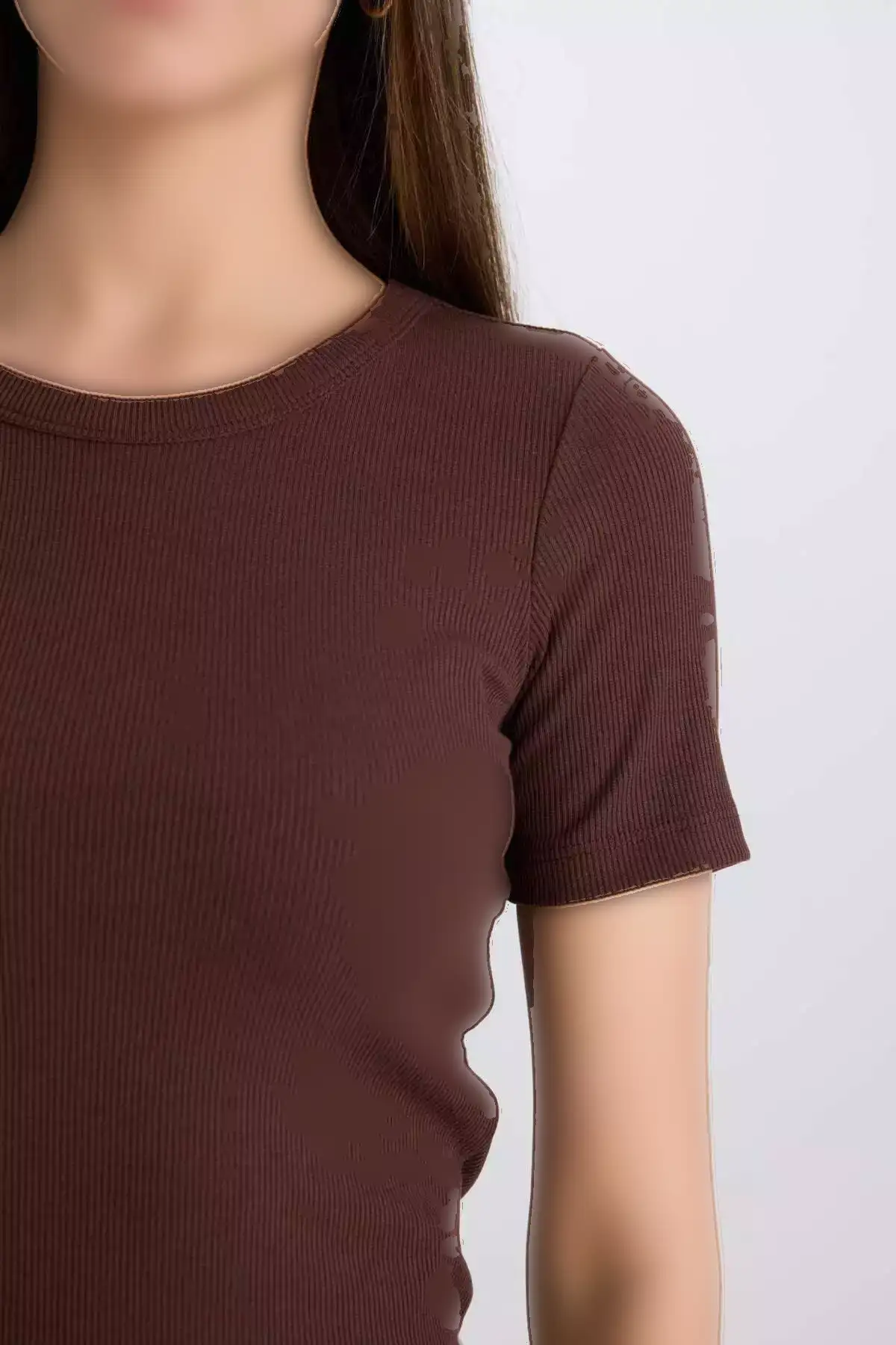 تیشرت کوتاه آستیندار ساده با یقه گرد و برش باریک کد C0097AX25SP برند Defacto - 890880438