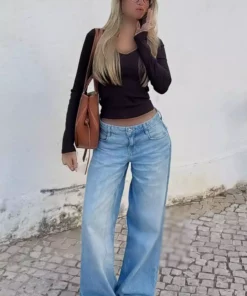 تی‌شرت آستین‌بلند یقه V برند Bershka - 967926413