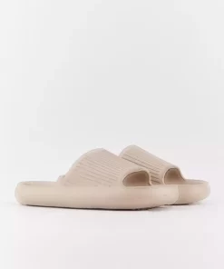 صندل زنانه چرم مصنوعی ساده به رنگ بژ برند Cabani - 319222850