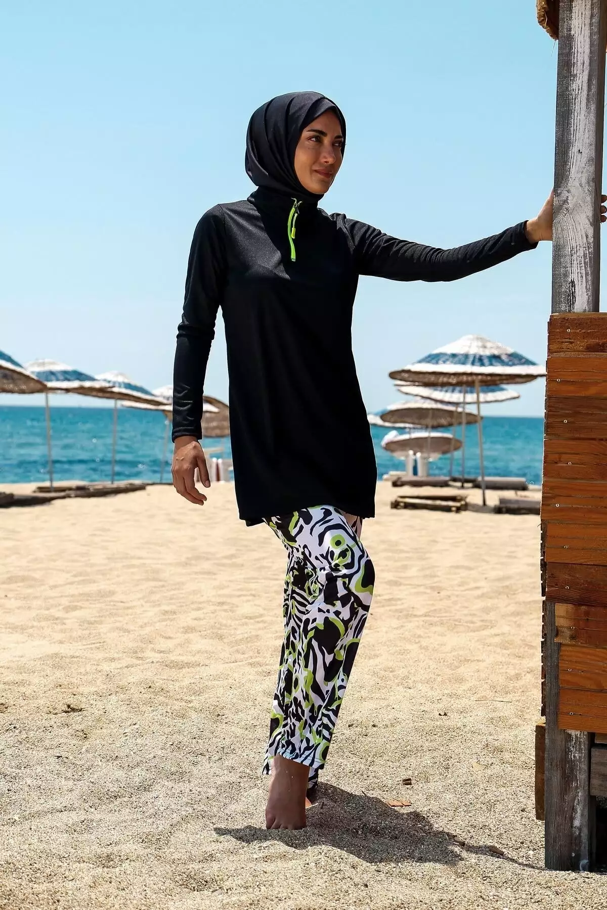 مایو تمامدست کامل پوشیده مشکی طرحدار ۴ تکه ریوعمرا R1116 برند Marina - 737495085