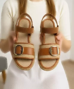 صندل زنانه دارای بند حصیری با قفل طلایی، مناسب استفاده روزمره و سواحل. برند StWenn - 927396817