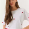 تی‌شرت زنانه با گلدوزی قلب 60602004 برند Bianco Lucci - 897225055