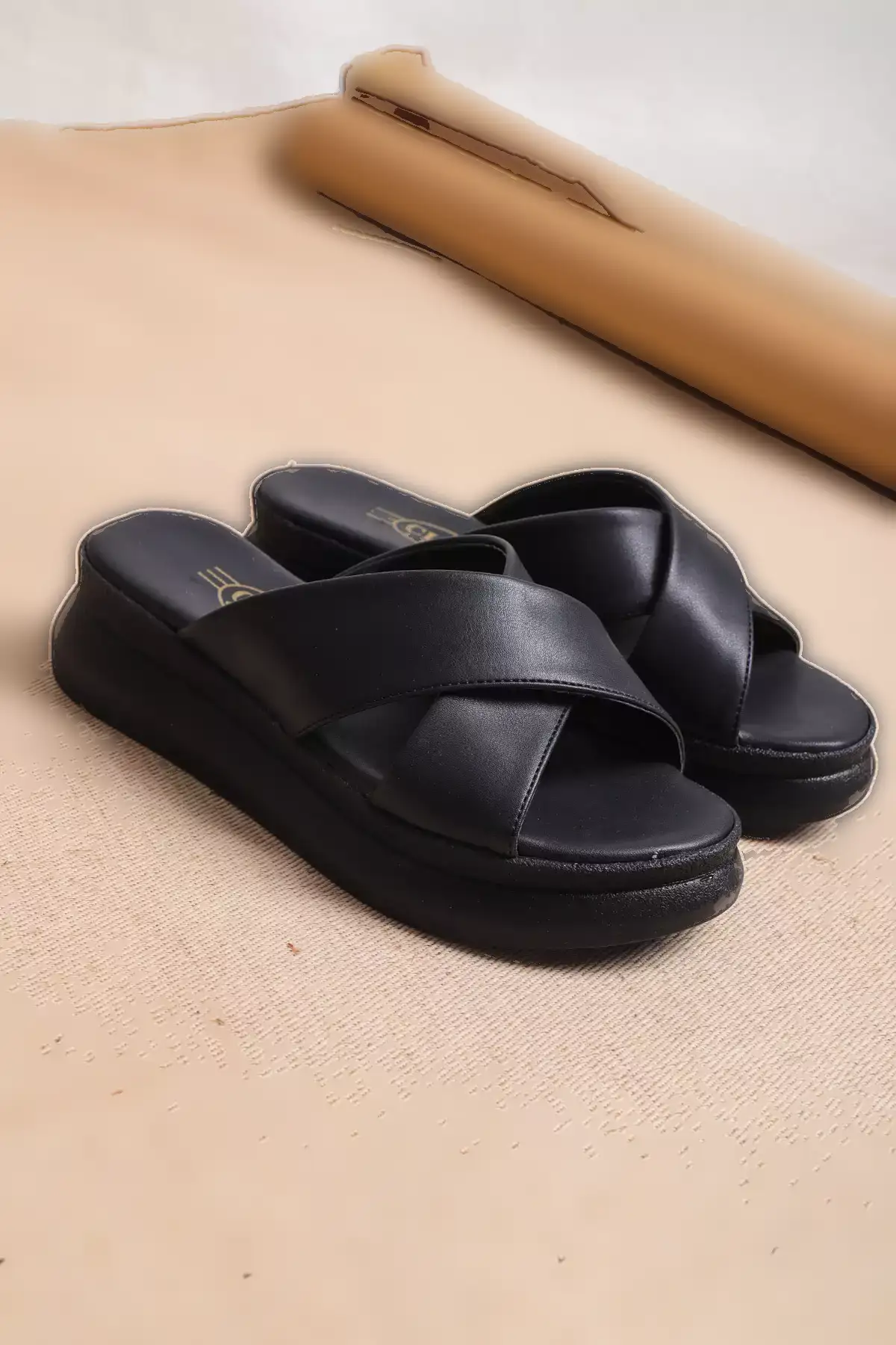 دمپایی فانتزی با پاشنه پوشیدنی 4 سانتیمتری و نوار ضخیم متقاطع برند StWenn - 844148914