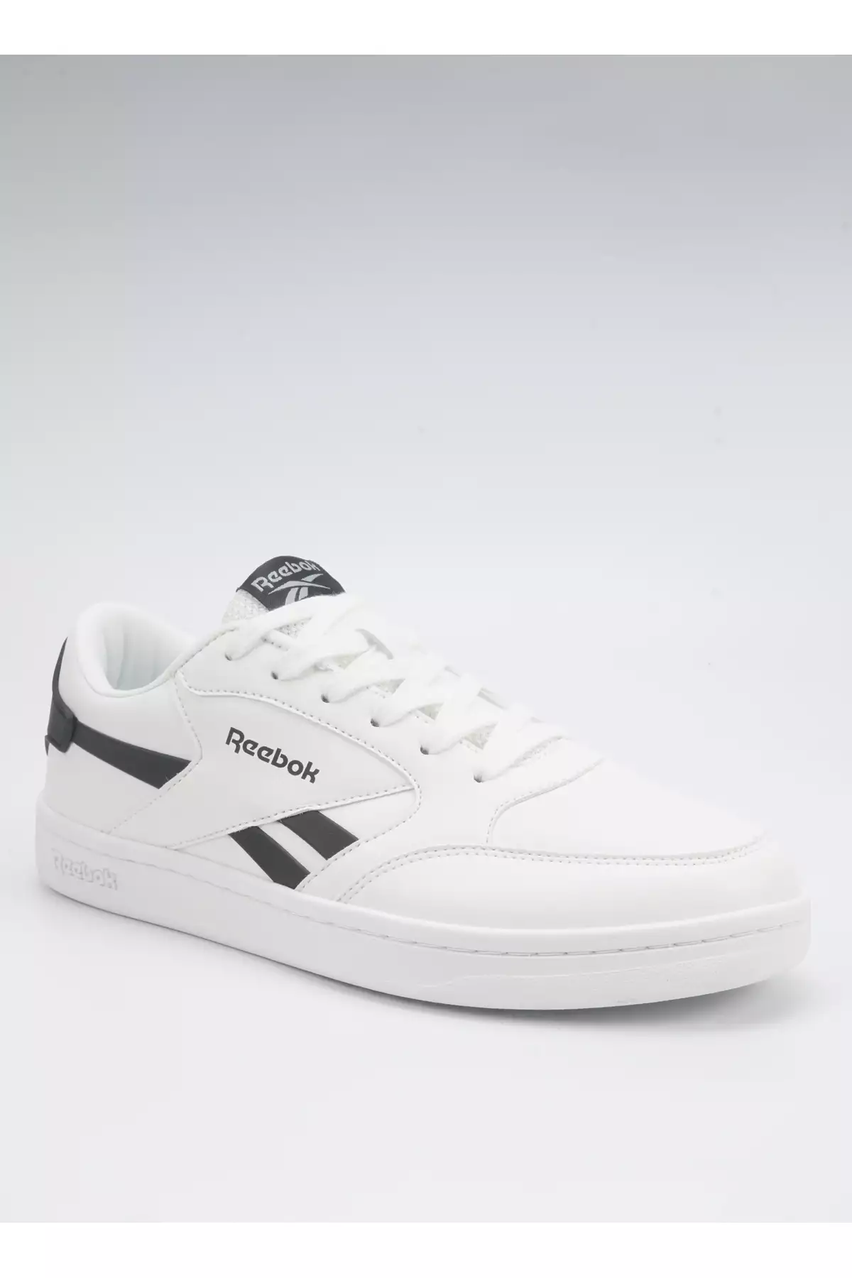 102035365 لفت تمیز کفش زنانه سبک زندگی سفید برند Reebok - 1039041535