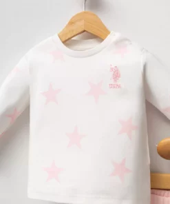 محصولات تکیه بر برند U.S. Polo Assn برای دختران نوزاد شامل ست‌های سفید رنگ هستند. برند U.S. Polo Assn. - 970196795