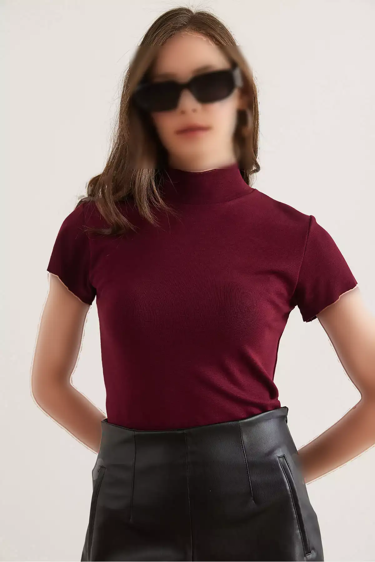 تیشرت یقه ایستاده زنانه با بافت نرم و کشسان در رنگ bordo (قرمز تیره) برند Olalook - 897646260